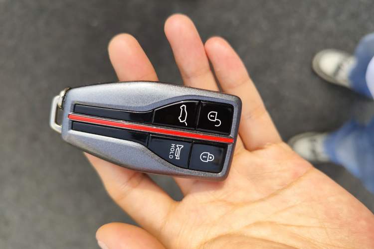 Used Hongqi HS7 2021 2.0T DCT Two-Wheel Drive Smart Connect Flagship Edition Vehicle Key
