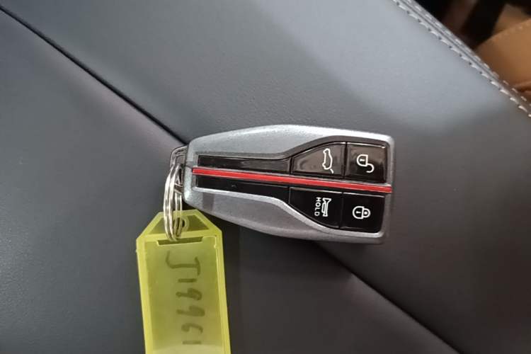 Used Hongqi HS7 2021 3.0T Automatic All-Wheel Drive Smart Connect Flagship Edition Vehicle Key