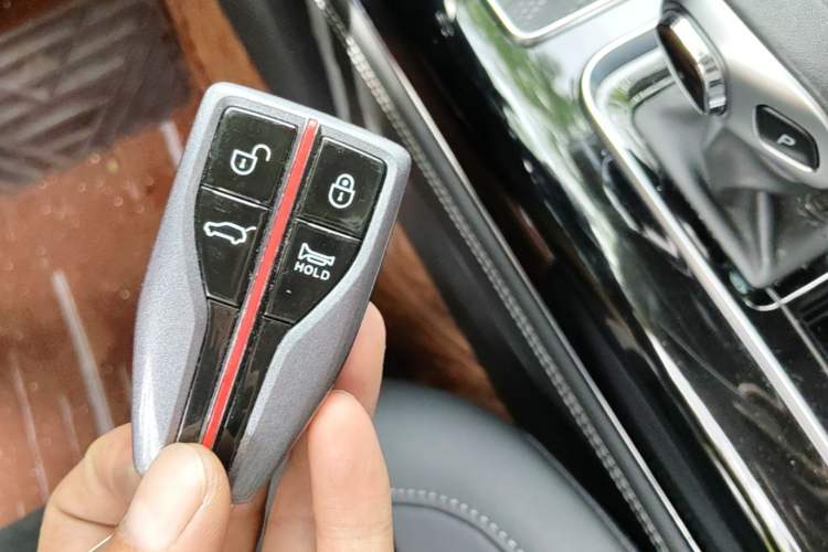 Used Hongqi HS7 2021 3.0T Automatic All-Wheel Drive Smart Connect Flagship Edition Vehicle Key