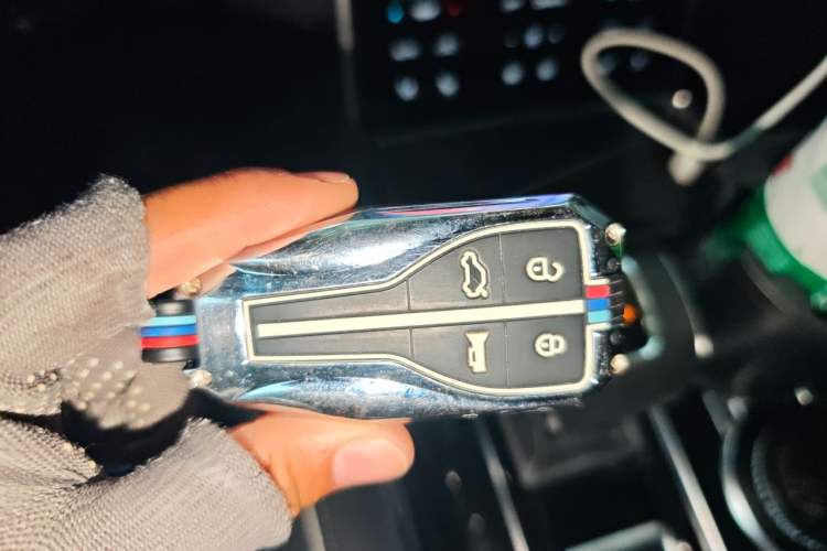 Used Hongqi HS7 2021 3.0T Automatic All-Wheel Drive Smart Connect Flagship Edition Vehicle Key
