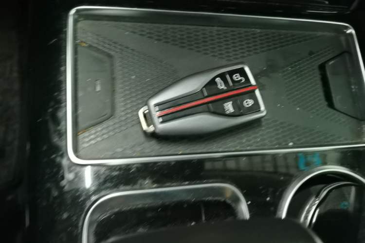 Used Hongqi HS7 2021 2.0T DCT Two-Wheel Drive Smart Connect Flagship Edition Vehicle Key