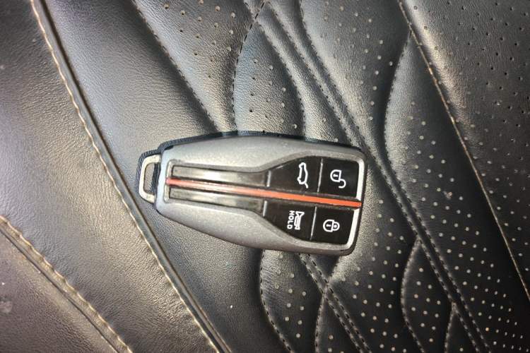 Used Hongqi HS7 2021 2.0T DCT Two-Wheel Drive Smart Connect Flagship Edition Vehicle Key