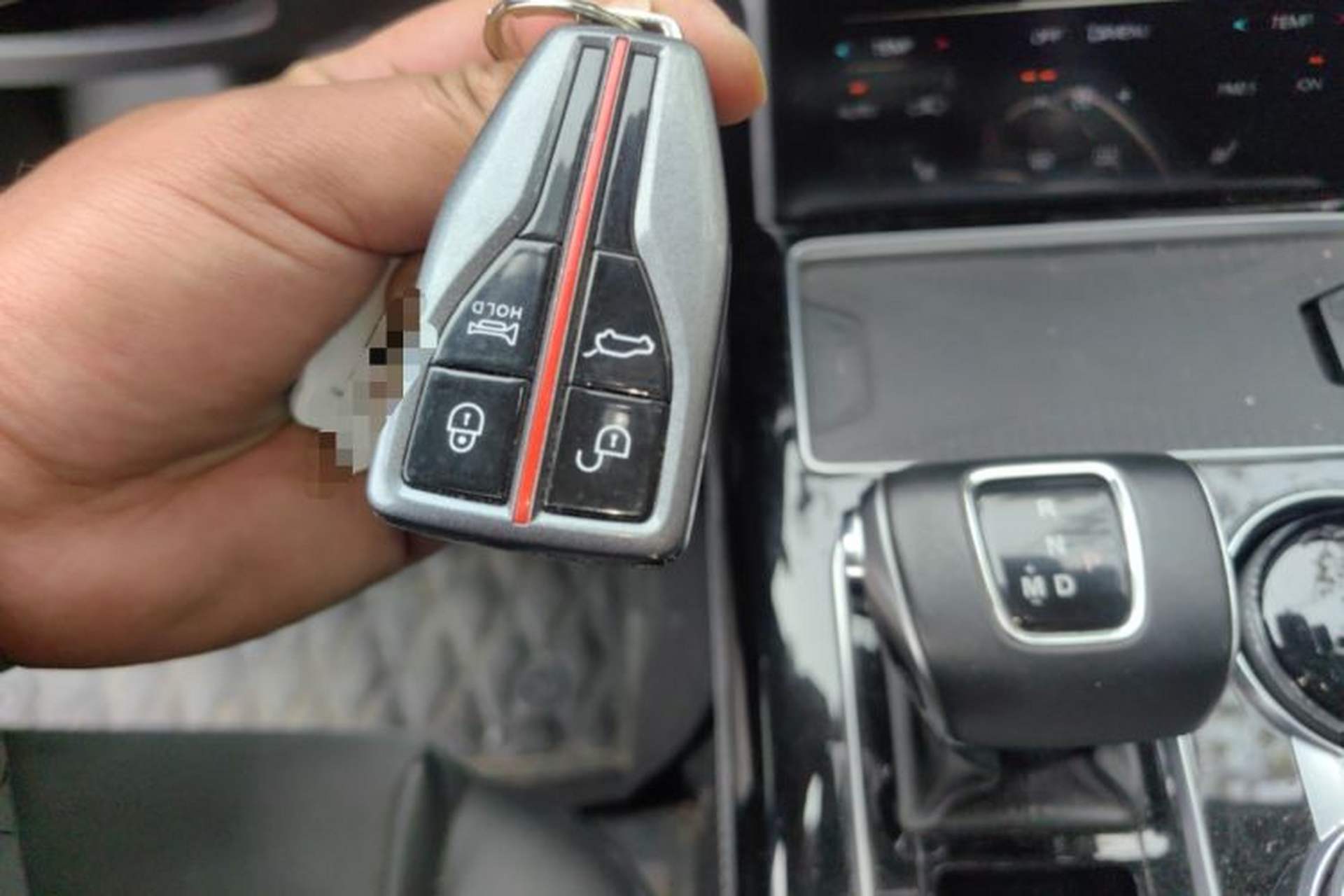 Used Hongqi HS7 2021 2.0T DCT Two-Wheel Drive Smart Connect Flagship Edition Vehicle Key
