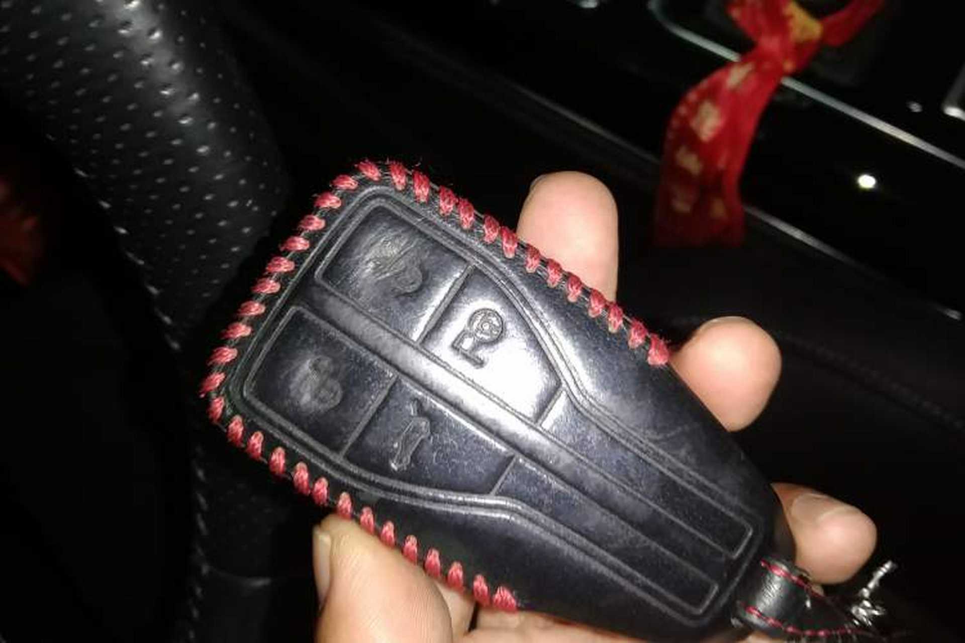 Used Hongqi HS7 2021 2.0T DCT Two-Wheel Drive Smart Connect Flagship Edition Vehicle Key