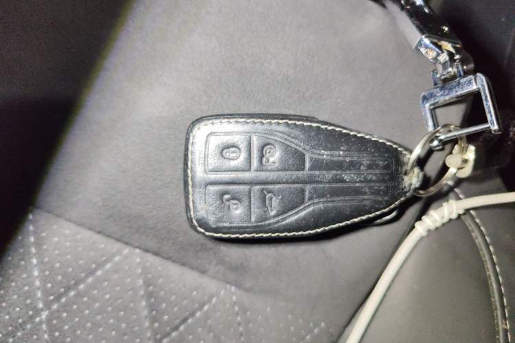 Used Hongqi HS7 2021 3.0T Automatic All-Wheel Drive Smart Connect Flagship Edition Vehicle Key