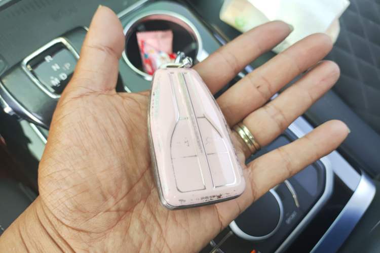 Used Hongqi HS7 2021 2.0T DCT Two-Wheel Drive Smart Connect Flagship Edition Vehicle Key