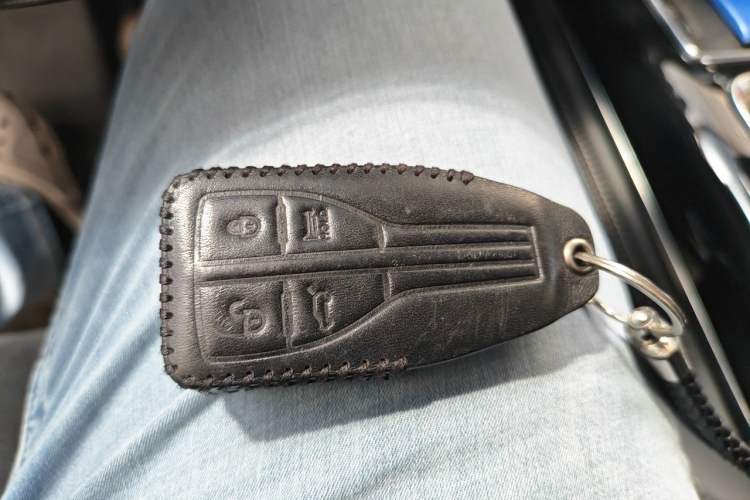 Used Hongqi HS7 2021 3.0T Automatic All-Wheel Drive Smart Connect Flagship Edition Vehicle Key