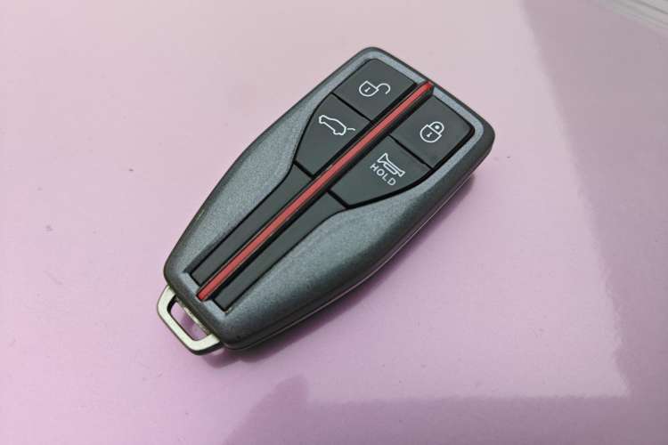 Used Hongqi HS7 2021 2.0T DCT Two-Wheel Drive Smart Connect Flagship Edition Vehicle Key