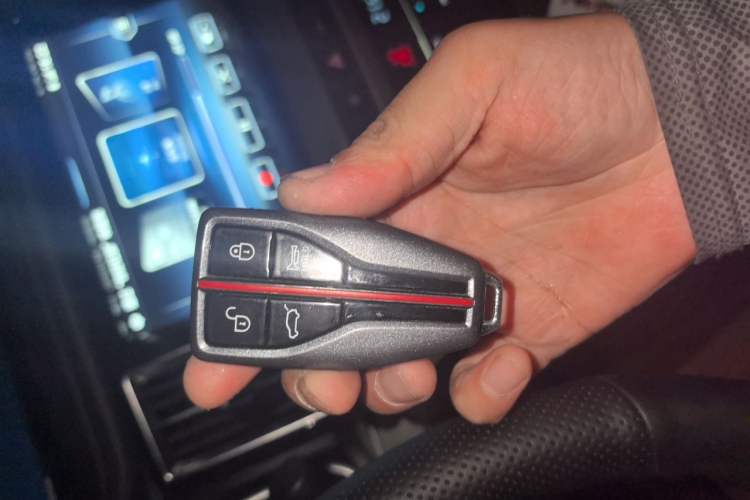 Used Hongqi HS7 2021 3.0T Automatic All-Wheel Drive Smart Connect Flagship Edition Vehicle Key