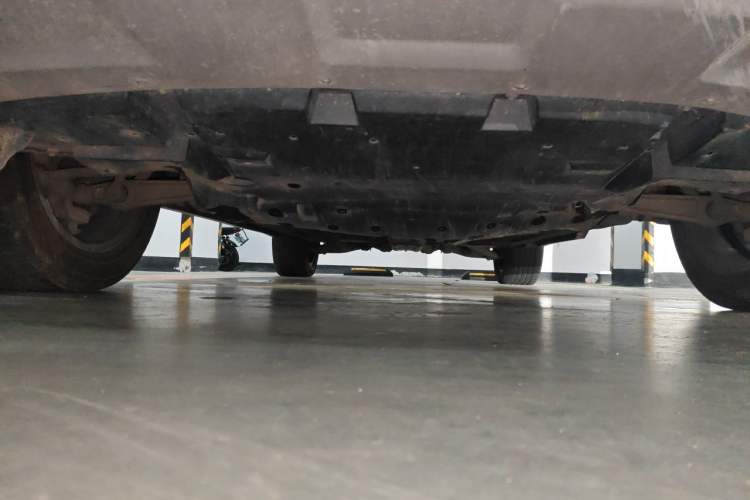Used Hongqi HS7 2021 2.0T DCT Two-Wheel Drive Smart Connect Flagship Edition Chassis Front