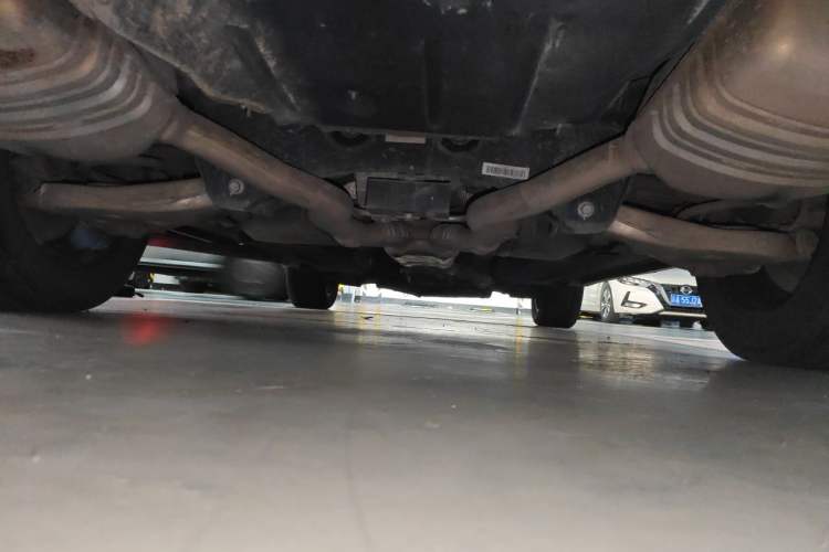 Used Hongqi HS7 2021 2.0T DCT Two-Wheel Drive Smart Connect Flagship Edition Chassis Rear