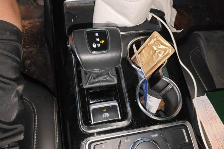 Used Hongqi HS7 2021 2.0T DCT Two-Wheel Drive Smart Connect Flagship Edition Gear Lever