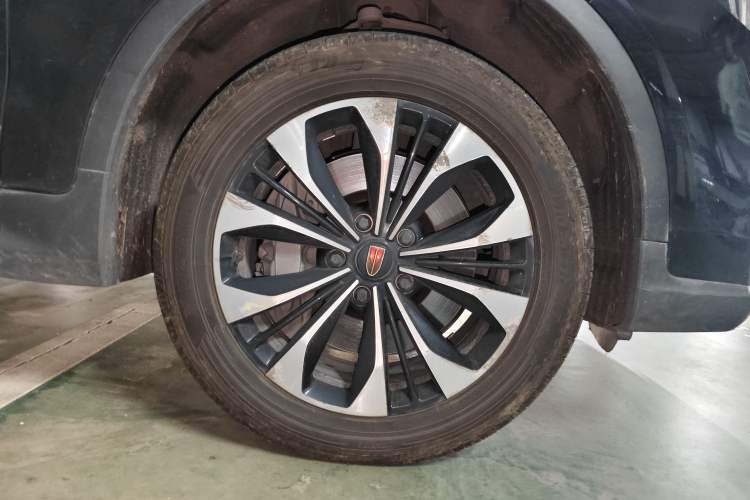 Used Hongqi HS7 2021 2.0T DCT Two-Wheel Drive Smart Connect Flagship Edition Right Front Wheel Hub