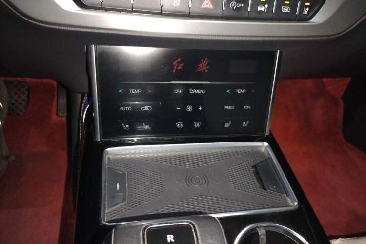 Used Hongqi HS7 2021 2.0T DCT Two-Wheel Drive Smart Connect Flagship Edition Audio And AC Panel