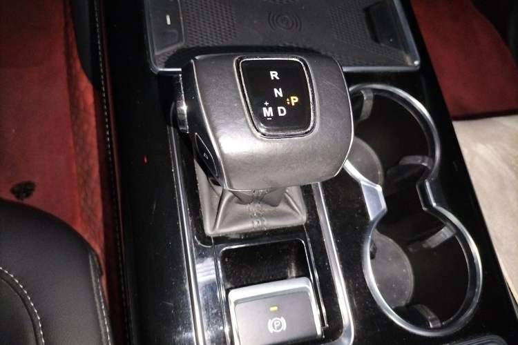 Used Hongqi HS7 2021 2.0T DCT Two-Wheel Drive Smart Connect Flagship Edition Gear Lever