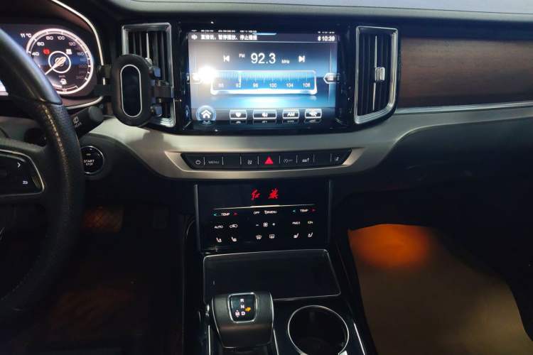Used Hongqi HS7 2022 3.0T Automatic All-Wheel Drive ZhiLian Flagship Edition Five Seats Audio And AC Panel