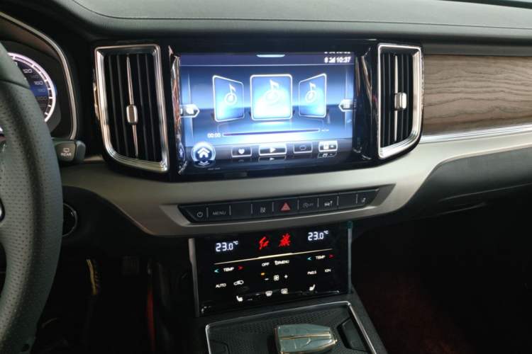 Used Hongqi HS7 2022 2.0T DCT Two-Wheel Drive Smart Connect Flagship Edition Five Seats Audio And AC Panel