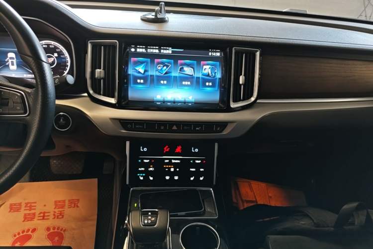 Used Hongqi HS7 2022 3.0T Automatic All-Wheel Drive ZhiLian Flagship Edition Five Seats Audio And AC Panel