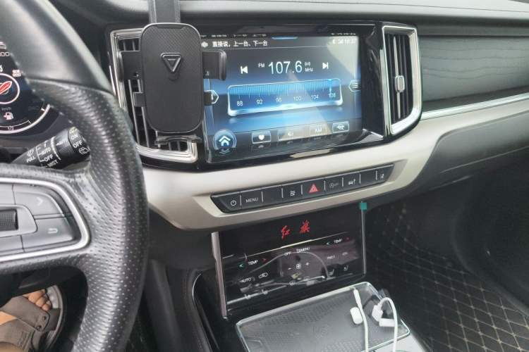 Used Hongqi HS7 2022 3.0T Automatic All-Wheel Drive ZhiLian Flagship Edition Five Seats Audio And AC Panel