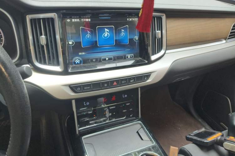 Used Hongqi HS7 2022 3.0T Automatic All-Wheel Drive Smart Connect Flagship Edition 7 Seats Audio And AC Panel