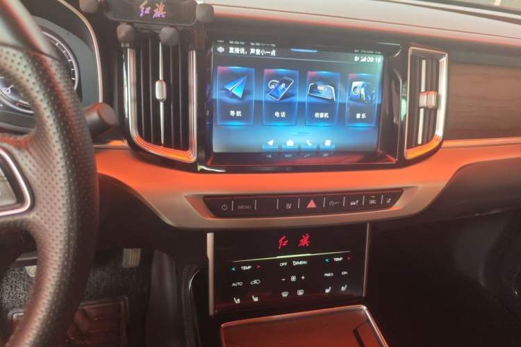 Used Hongqi HS7 2022 3.0T Automatic All-Wheel Drive ZhiLian QiChang Edition 5 Seats Audio And AC Panel