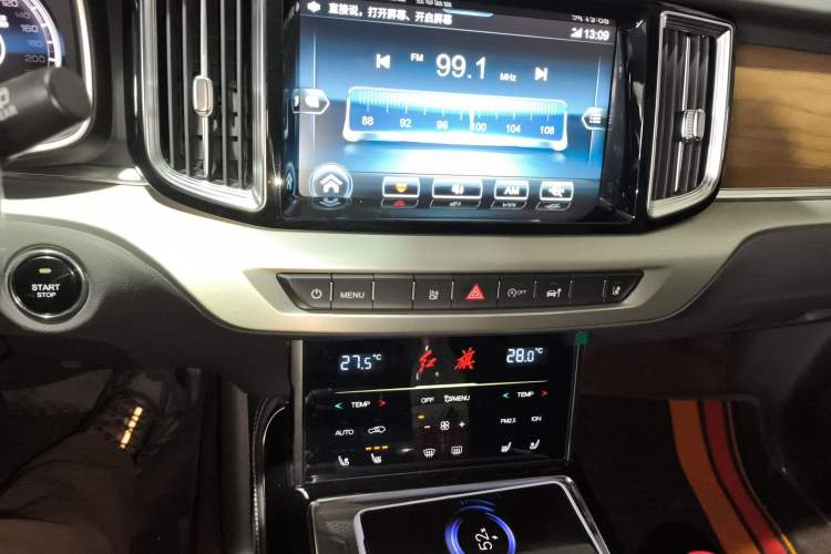 Used Hongqi HS7 2022 3.0T Automatic All-Wheel Drive ZhiLian Flagship Edition Five Seats Audio And AC Panel