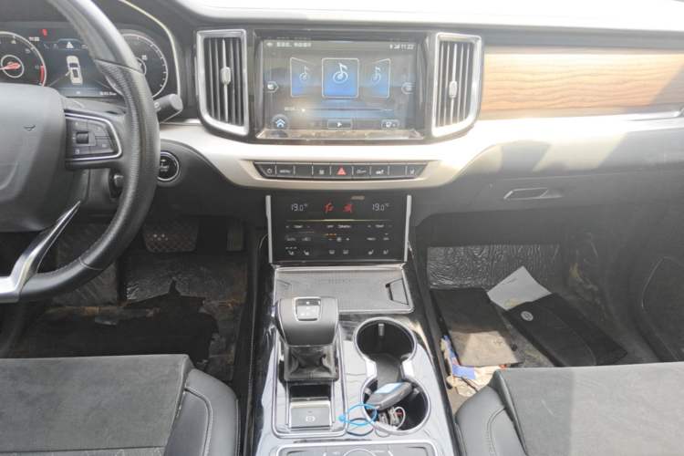 Used Hongqi HS7 2022 3.0T Automatic All-Wheel Drive ZhiLian Flagship Edition Five Seats Audio And AC Panel