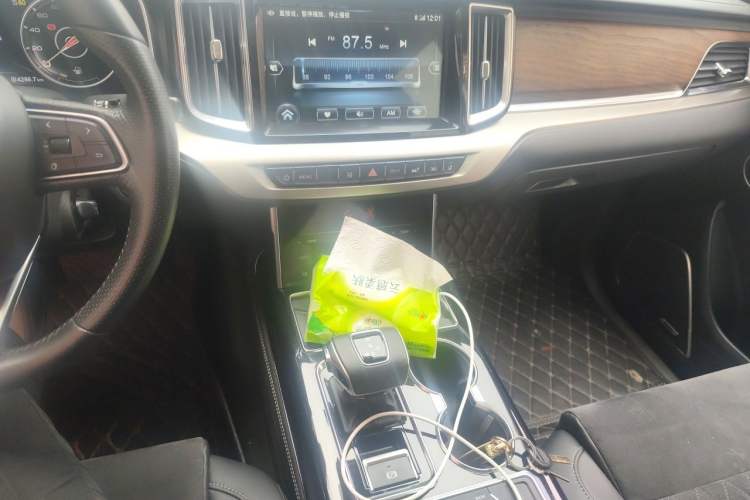 Used Hongqi HS7 2022 2.0T DCT Two-Wheel Drive Smart Connect Flagship Edition Five Seats Audio And AC Panel