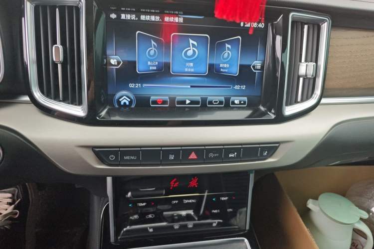 Used Hongqi HS7 2022 2.0T DCT Two-Wheel Drive Smart Connect Flagship Edition Five Seats Audio And AC Panel