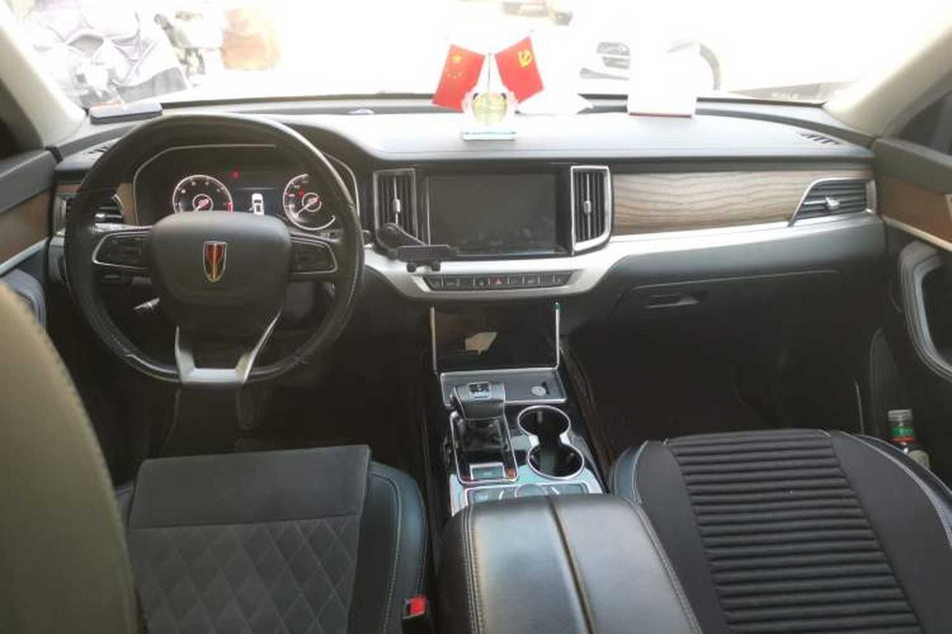 Used Hongqi HS7 2022 2.0T DCT Two-Wheel Drive Smart Connect Flagship Edition Five Seats Center Console