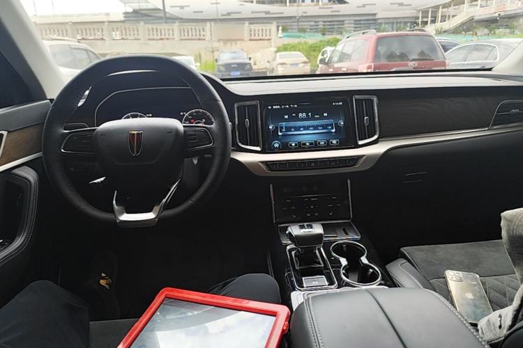 Used Hongqi HS7 2022 2.0T DCT Two-Wheel Drive Smart Connect Flagship Edition Seven Seats Center Console