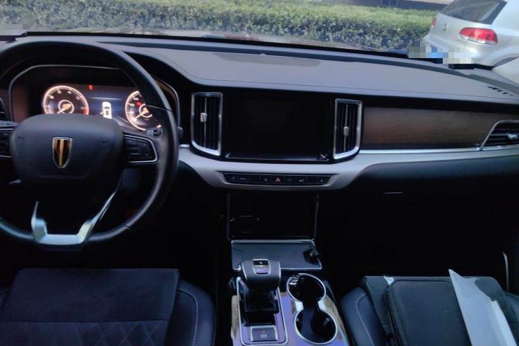 Used Hongqi HS7 2022 2.0T DCT Two-Wheel Drive Smart Connect Flagship Edition Seven Seats Center Console