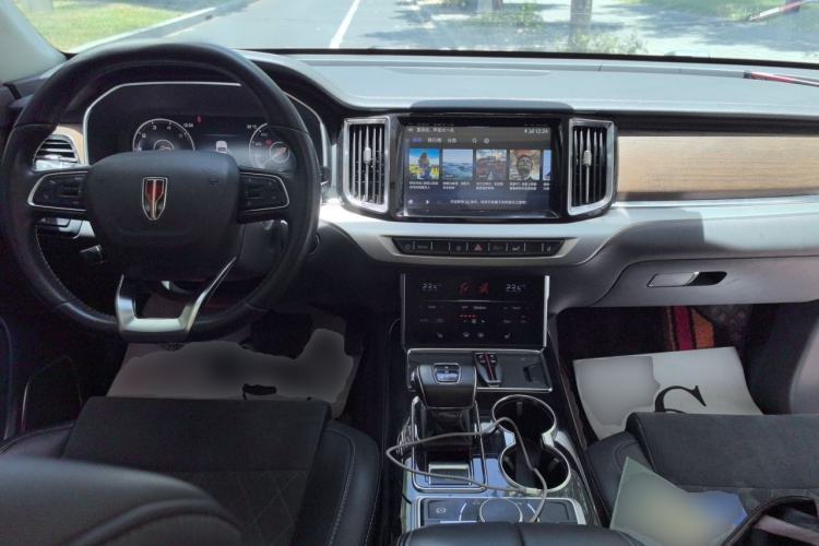 Used Hongqi HS7 2022 2.0T DCT Two-Wheel Drive Smart Connect Flagship Edition Seven Seats Center Console
