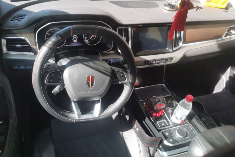 Used Hongqi HS7 2022 2.0T DCT Two-Wheel Drive Smart Connect Flagship Edition Five Seats Center Console