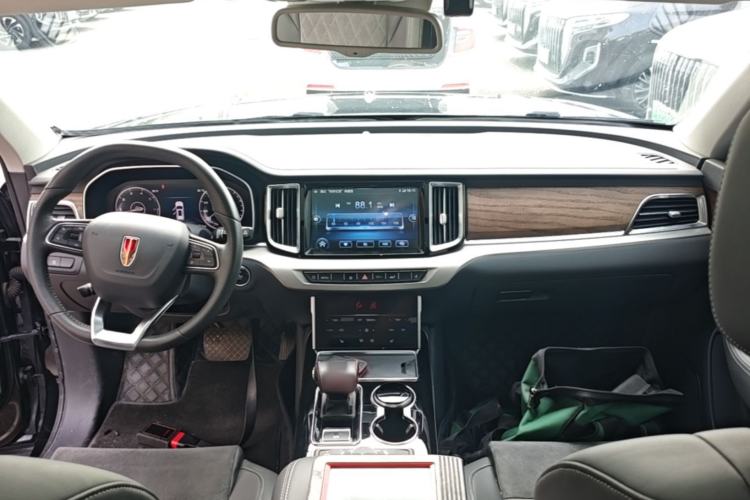 Used Hongqi HS7 2022 2.0T DCT Two-Wheel Drive Smart Connect Flagship Edition Seven Seats Center Console