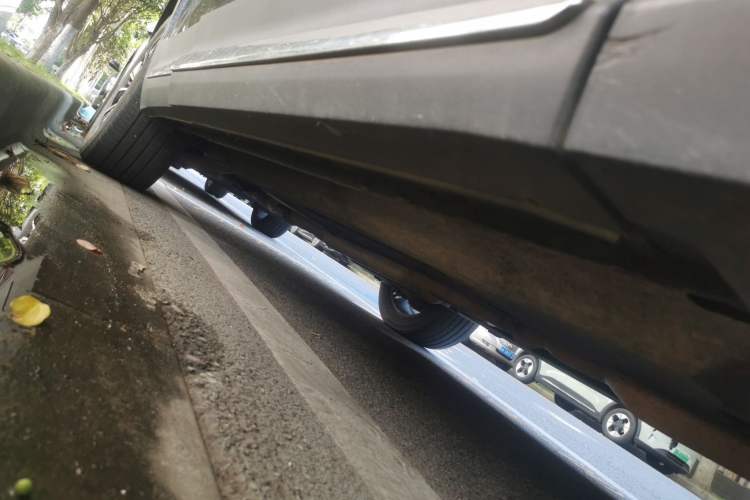 Used Hongqi HS7 2022 2.0T DCT Two-Wheel Drive Smart Connect Flagship Edition Five Seats Chassis Front Right