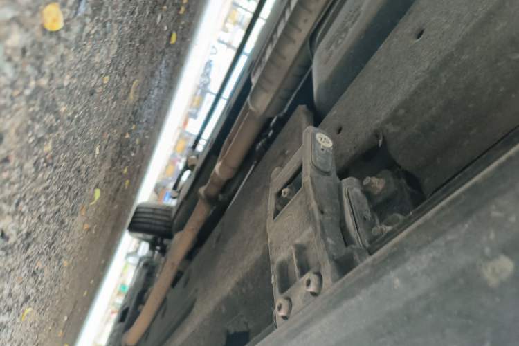 Used Hongqi HS7 2022 2.0T DCT Two-Wheel Drive Smart Connect Flagship Edition Five Seats Chassis Rear Right