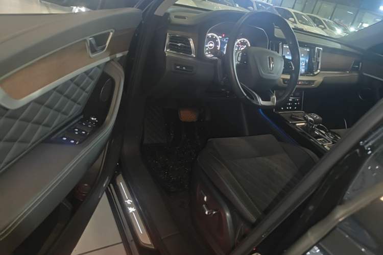 Used Hongqi HS7 2022 2.0T DCT Two-Wheel Drive Smart Connect Flagship Edition Five Seats Driver Seat