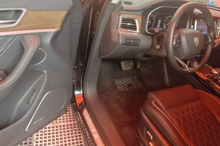Used Hongqi HS7 2022 3.0T Automatic All-Wheel Drive ZhiLian QiChang Edition 5 Seats Driver Seat