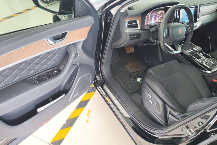 Used Hongqi HS7 2022 2.0T DCT Two-Wheel Drive Smart Connect Flagship Edition Seven Seats Driver Seat