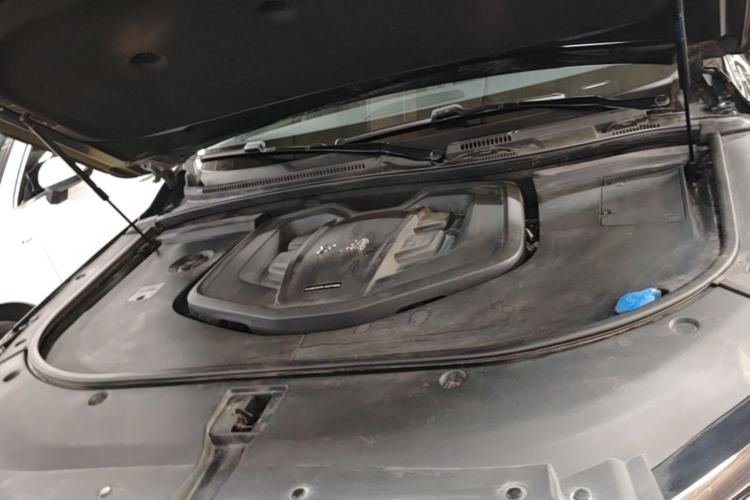 Used Hongqi HS7 2022 2.0T DCT Two-Wheel Drive Smart Connect Flagship Edition Seven Seats Engine Bay