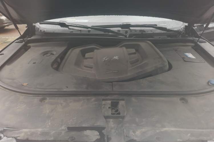 Used Hongqi HS7 2022 2.0T DCT Two-Wheel Drive Smart Connect Flagship Edition Seven Seats Engine Bay