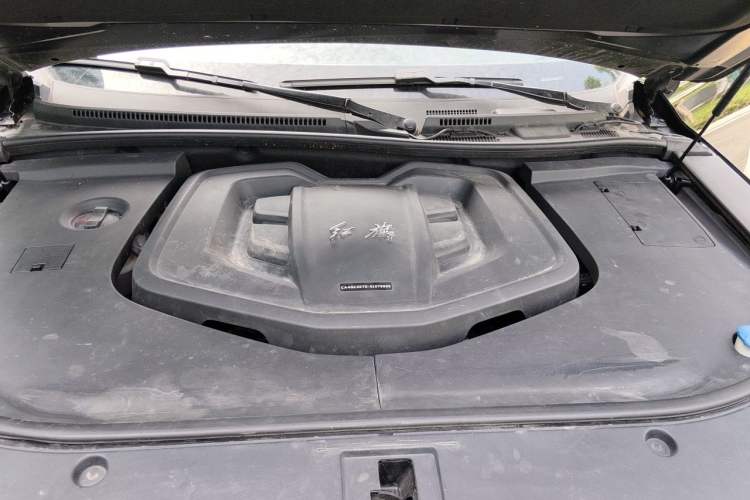 Used Hongqi HS7 2022 2.0T DCT Two-Wheel Drive Smart Connect Flagship Edition 7 Seats Engine Bay