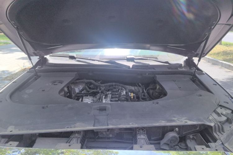 Used Hongqi HS7 2022 2.0T DCT Two-Wheel Drive Smart Connect Flagship Edition Seven Seats Engine Bay