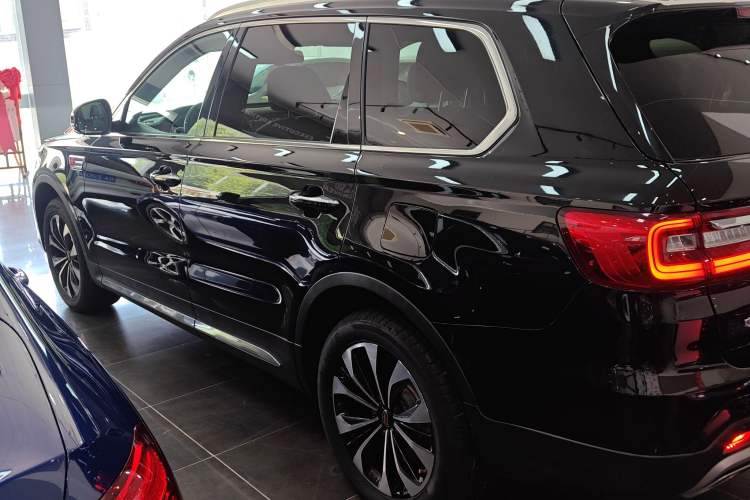 Used Hongqi HS7 2022 2.0T DCT Two-Wheel Drive Smart Connect Flagship Edition Seven Seats Exterior 3