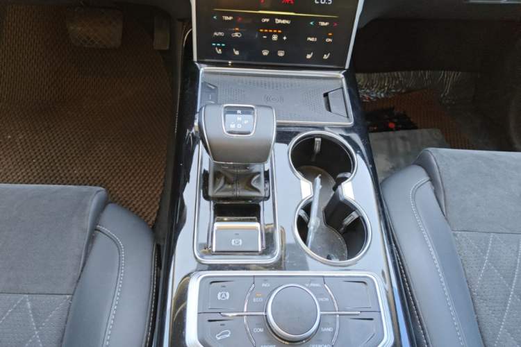 Used Hongqi HS7 2022 3.0T Automatic All-Wheel Drive ZhiLian Flagship Edition Five Seats Gear Lever