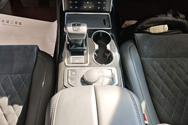 Used Hongqi HS7 2022 3.0T Automatic All-Wheel Drive ZhiLian Flagship Edition Five Seats Gear Lever