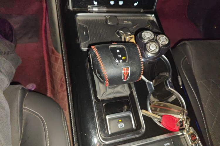 Used Hongqi HS7 2022 2.0T DCT Two-Wheel Drive Smart Connect Flagship Edition Five Seats Gear Lever