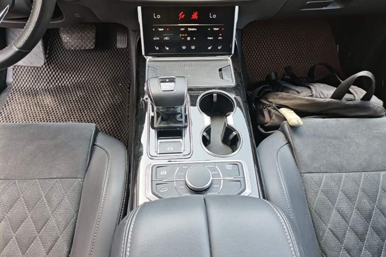 Used Hongqi HS7 2022 3.0T Automatic All-Wheel Drive ZhiLian Flagship Edition Five Seats Gear Lever