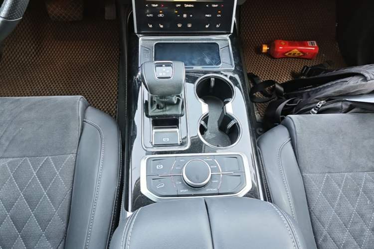 Used Hongqi HS7 2022 3.0T Automatic All-Wheel Drive ZhiLian Flagship Edition Five Seats Gear Lever